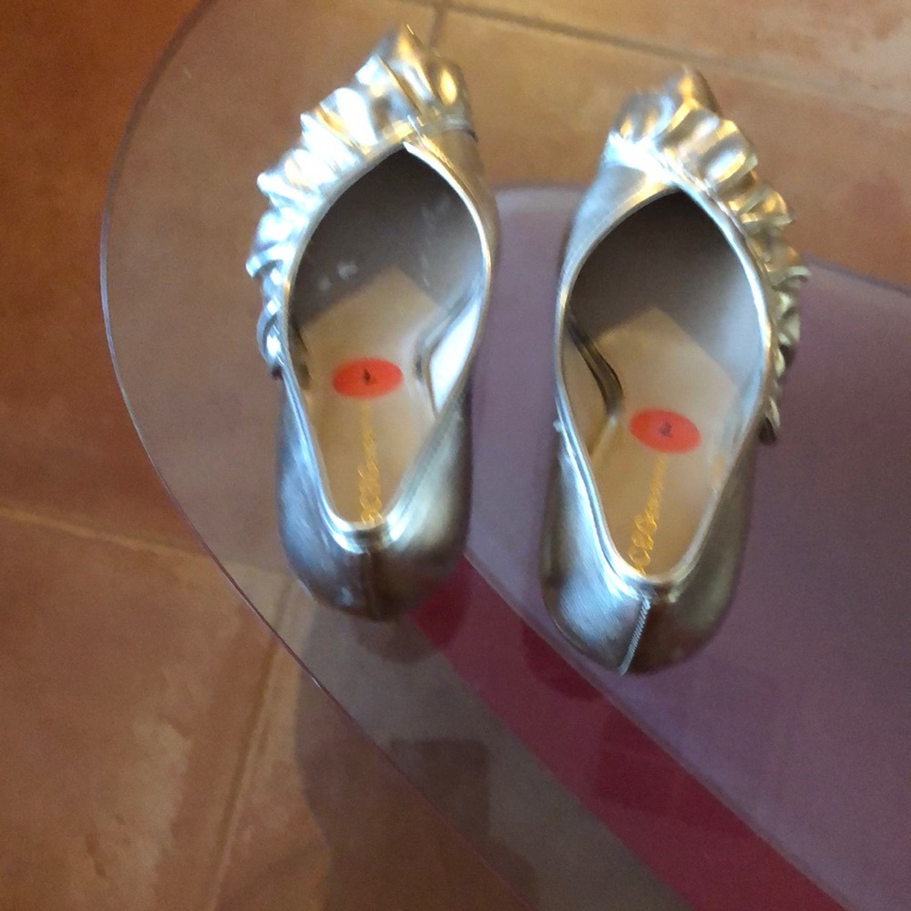 Liz Claiborne High heel open sandal. Size 7 black